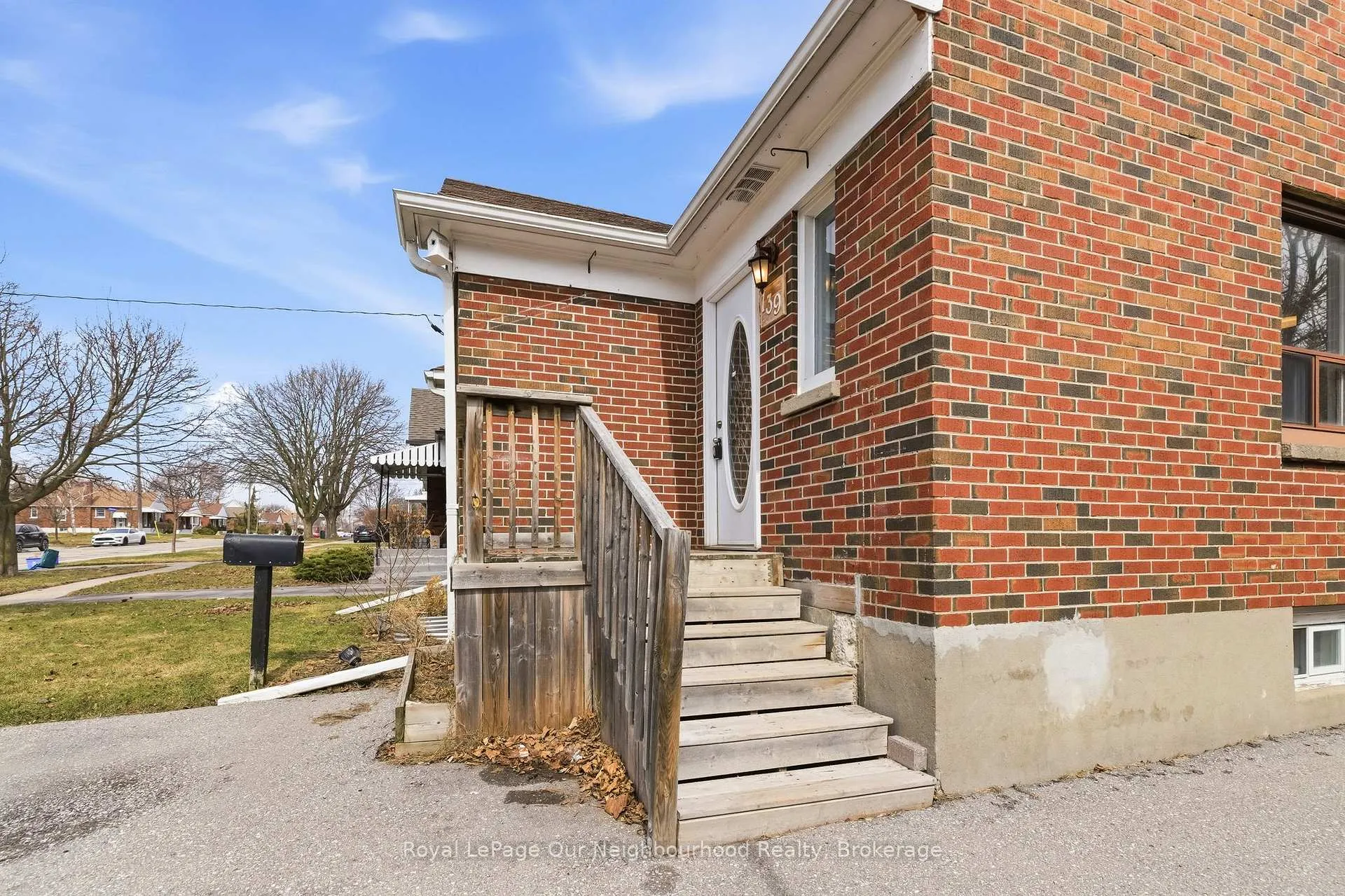 Photo 41 of 139 Central Pk Boulevard S, Oshawa, Central — HOMEH