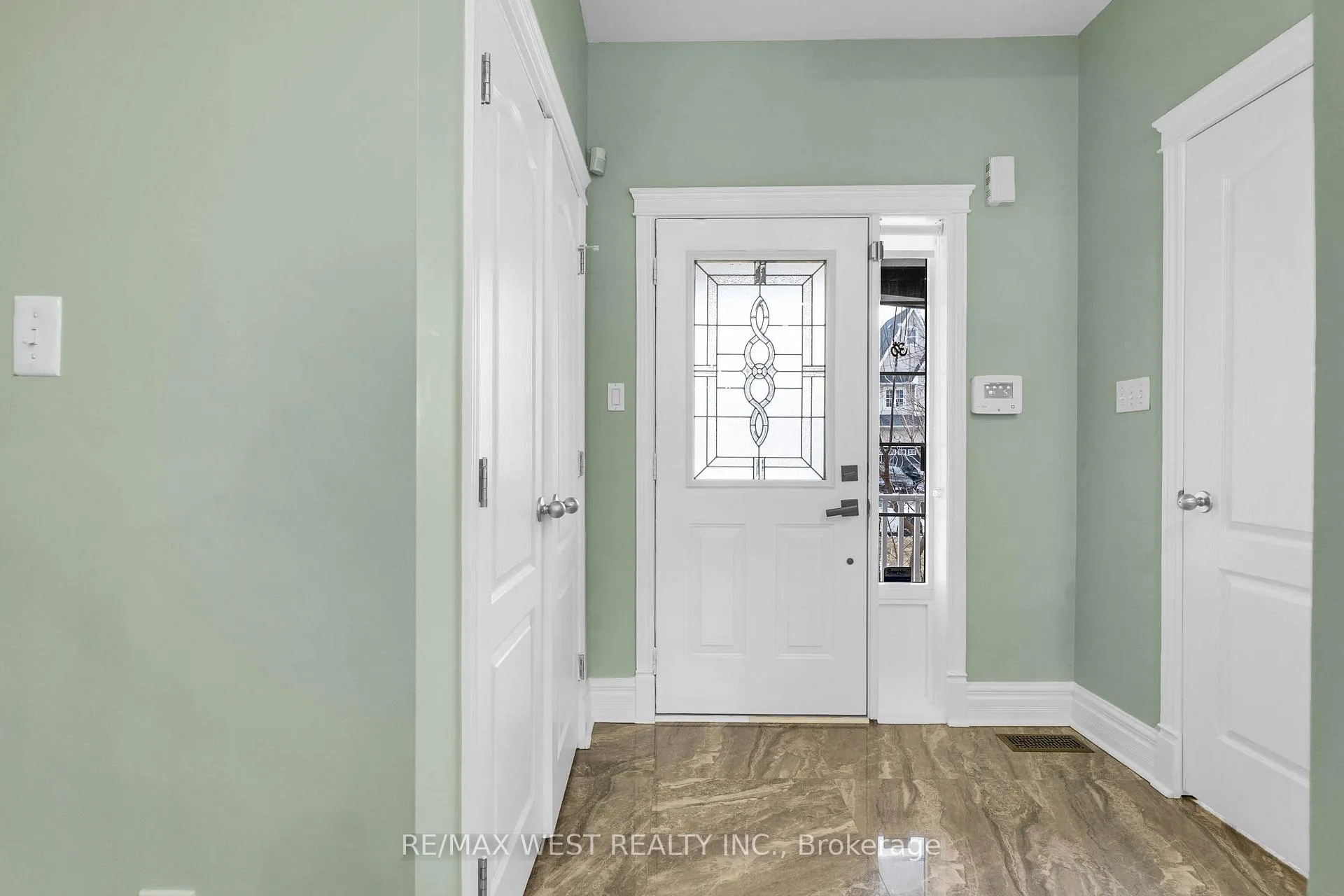 Photo 3 of 80 Northgrove Crescent, Whitby, Brooklin — HOMEH