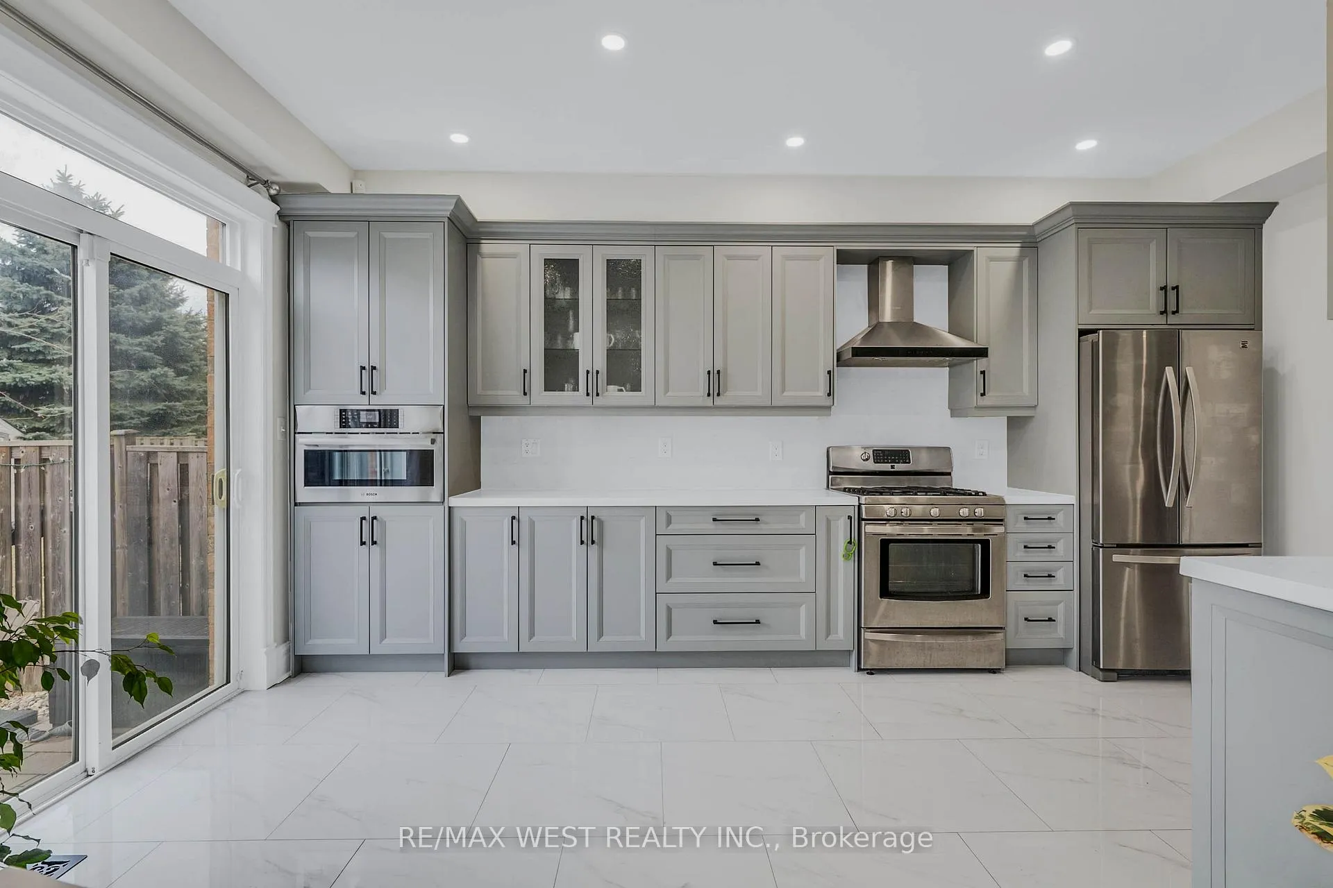 Photo 10 of 80 Northgrove Crescent, Whitby, Brooklin — HOMEH