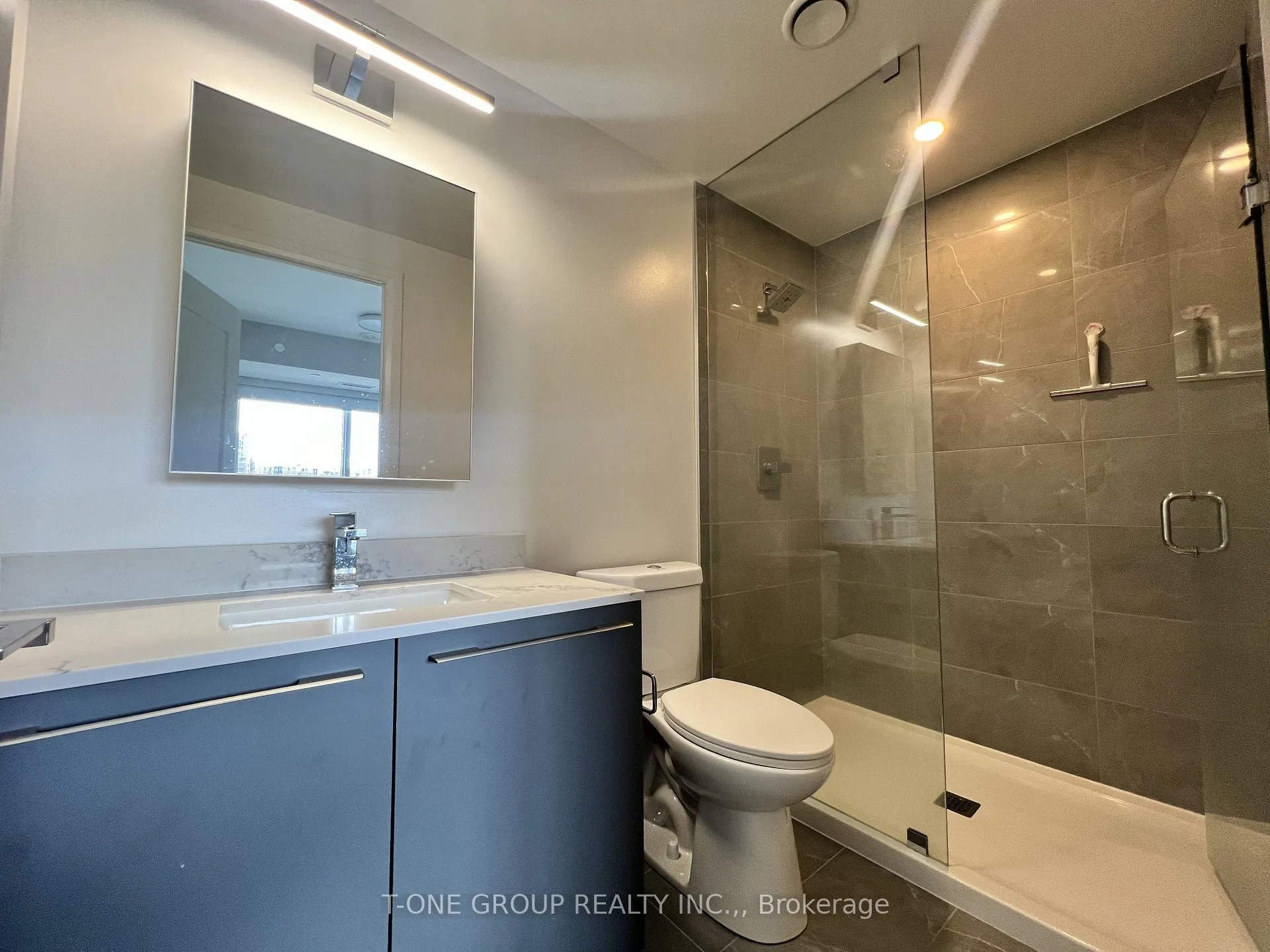 Photo 5 of 8 Water Walk Drive, Markham, Unionville — HOMEH
