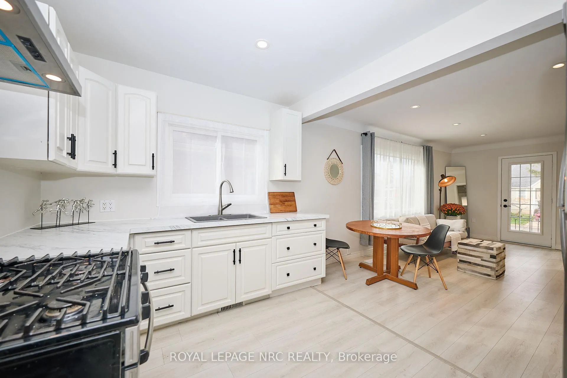 Photo 7 of 10 Fairburn Avenue, St. Catharines, Burleigh Hill — HOMEH
