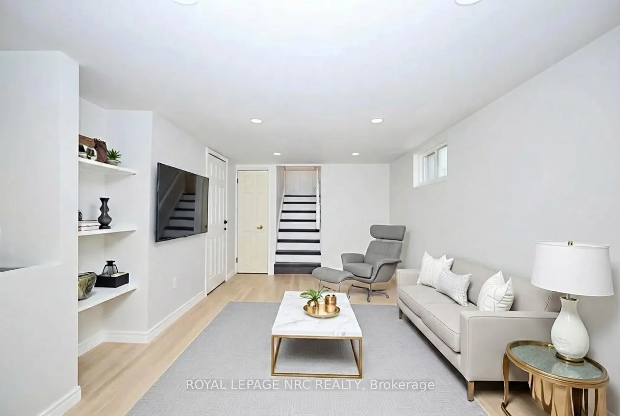 Photo 15 of 10 Fairburn Avenue, St. Catharines, Burleigh Hill — HOMEH