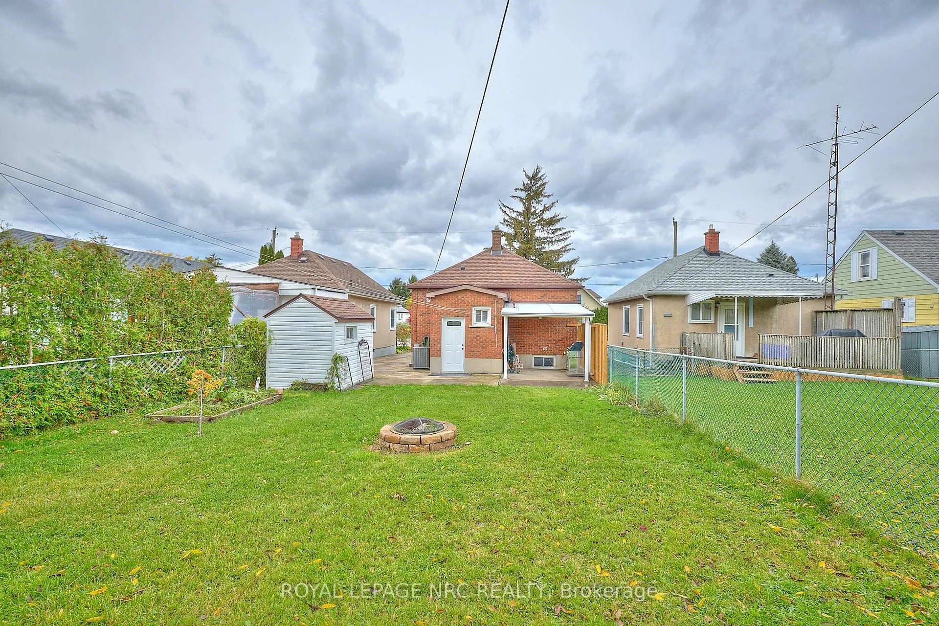 Photo 23 of 10 Fairburn Avenue, St. Catharines, Burleigh Hill — HOMEH