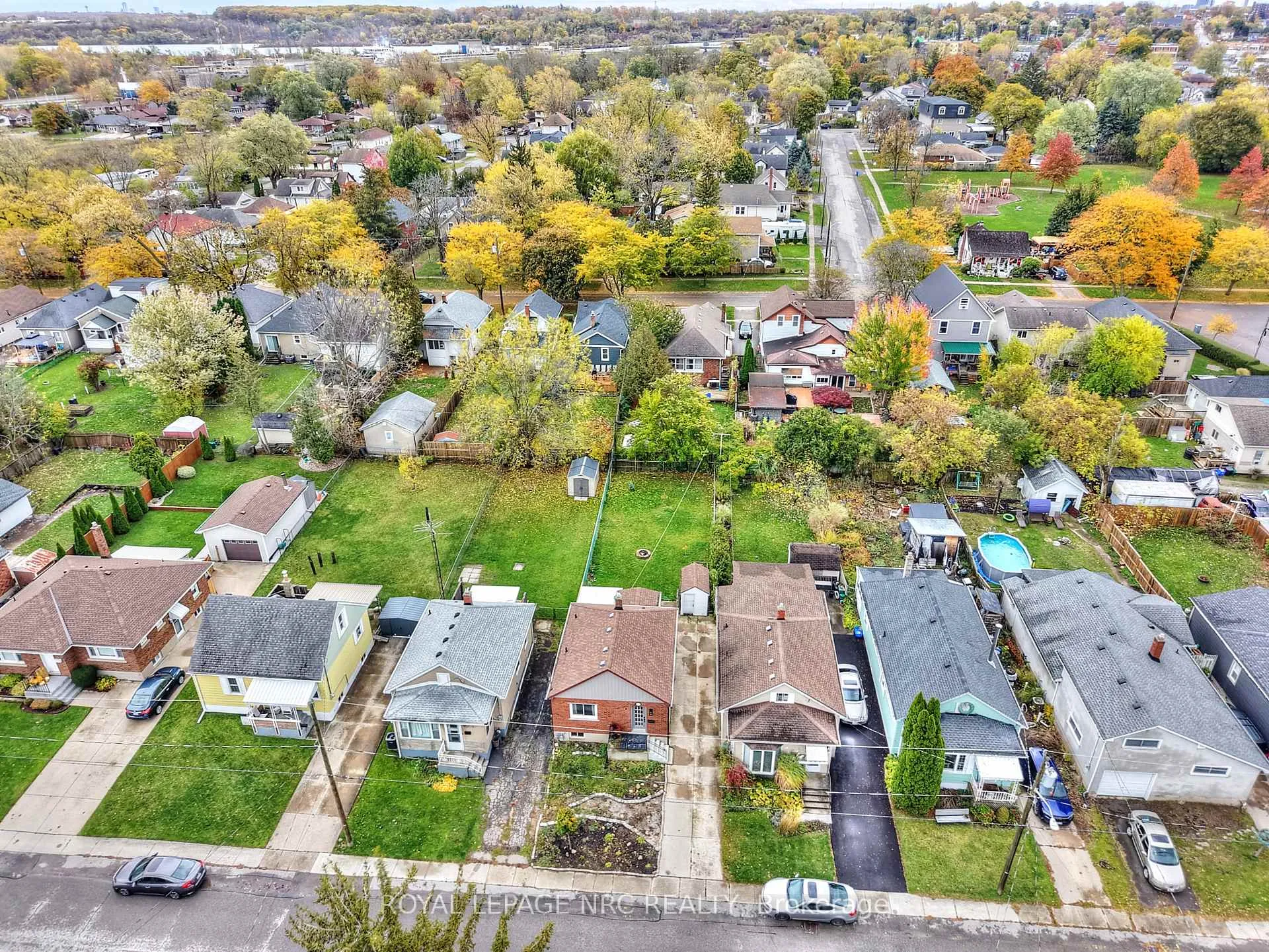 Photo 30 of 10 Fairburn Avenue, St. Catharines, Burleigh Hill — HOMEH