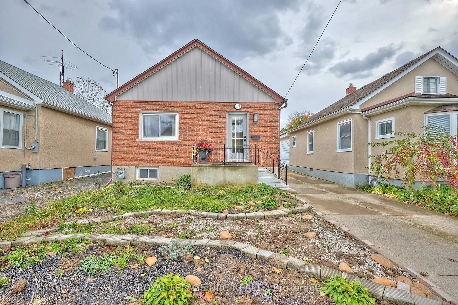 Photo 33 of 10 Fairburn Avenue, St. Catharines, Burleigh Hill — HOMEH