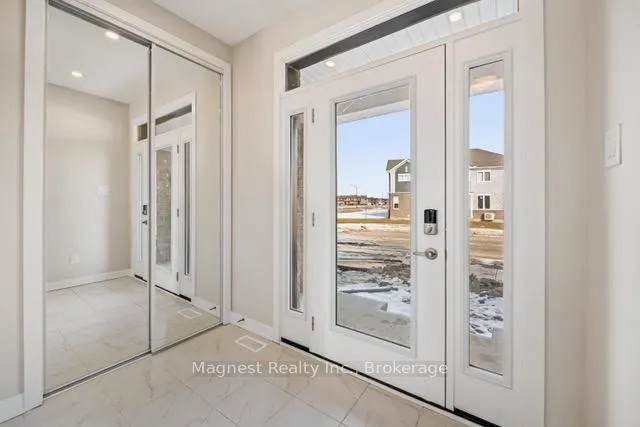 Photo 2 of 1005 Canoe Street, Ottawa, Barrhaven - Heritage Park — HOMEH