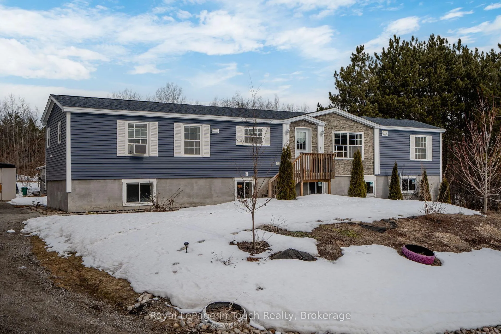 Photo 1 of 9732 93 Highway, Midland — HOMEH