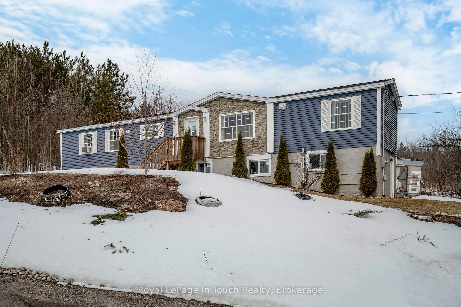 Photo 2 of 9732 93 Highway, Midland — HOMEH