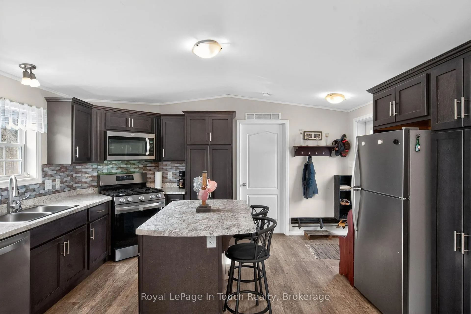 Photo 7 of 9732 93 Highway, Midland — HOMEH