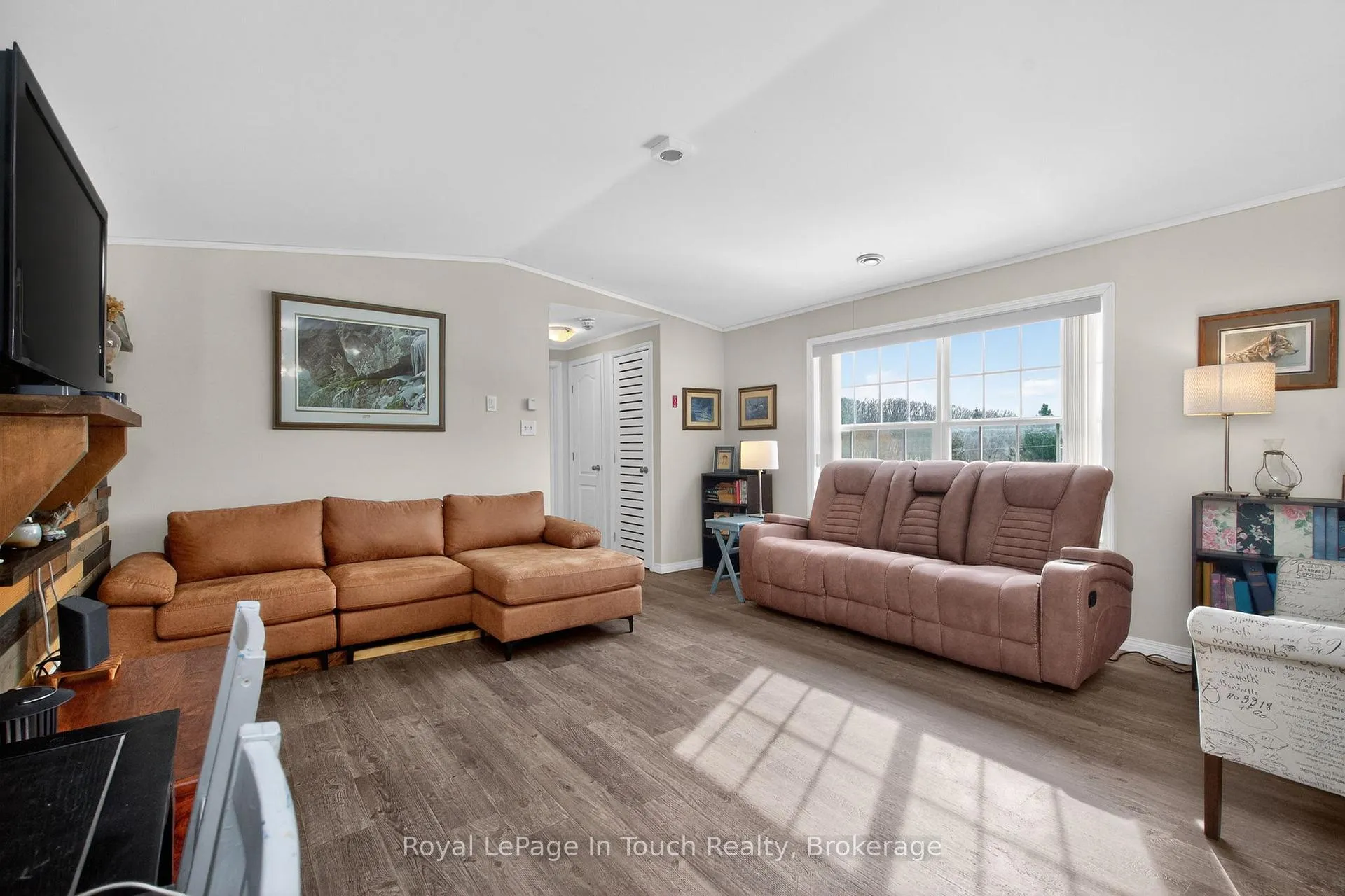 Photo 19 of 9732 93 Highway, Midland — HOMEH