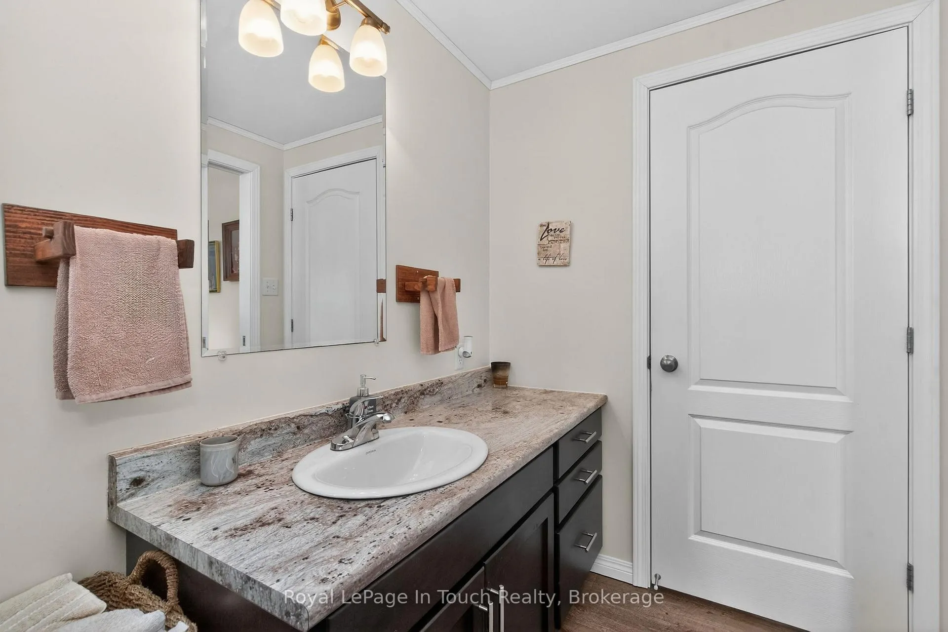 Photo 21 of 9732 93 Highway, Midland — HOMEH