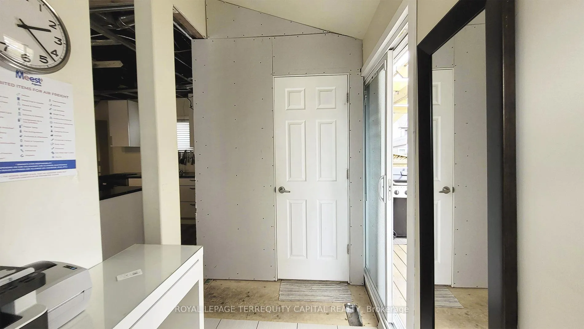 Photo 3 of 4563 Ryerson Crescent, Niagara Falls, Downtown — HOMEH