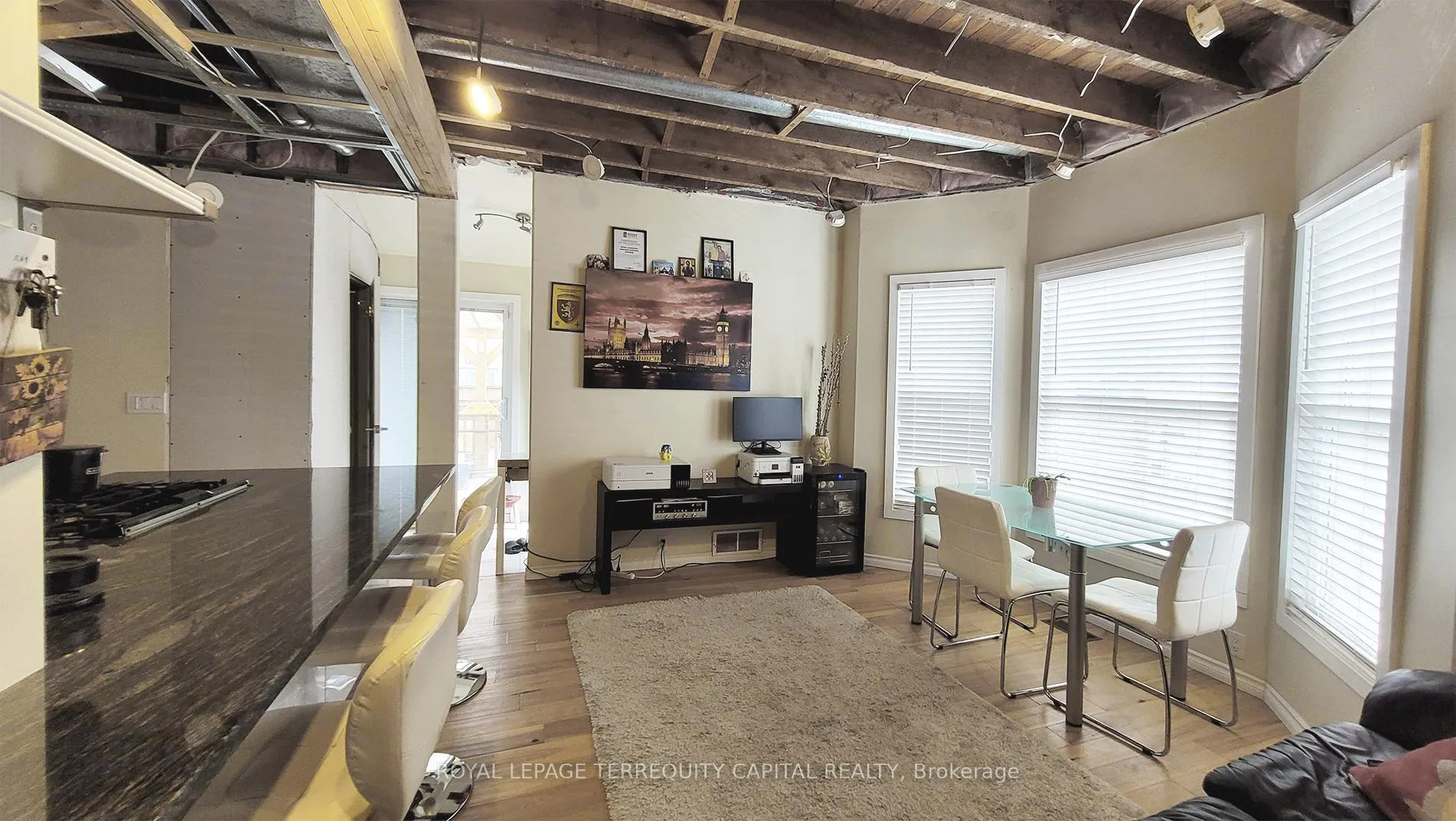 Photo 5 of 4563 Ryerson Crescent, Niagara Falls, Downtown — HOMEH