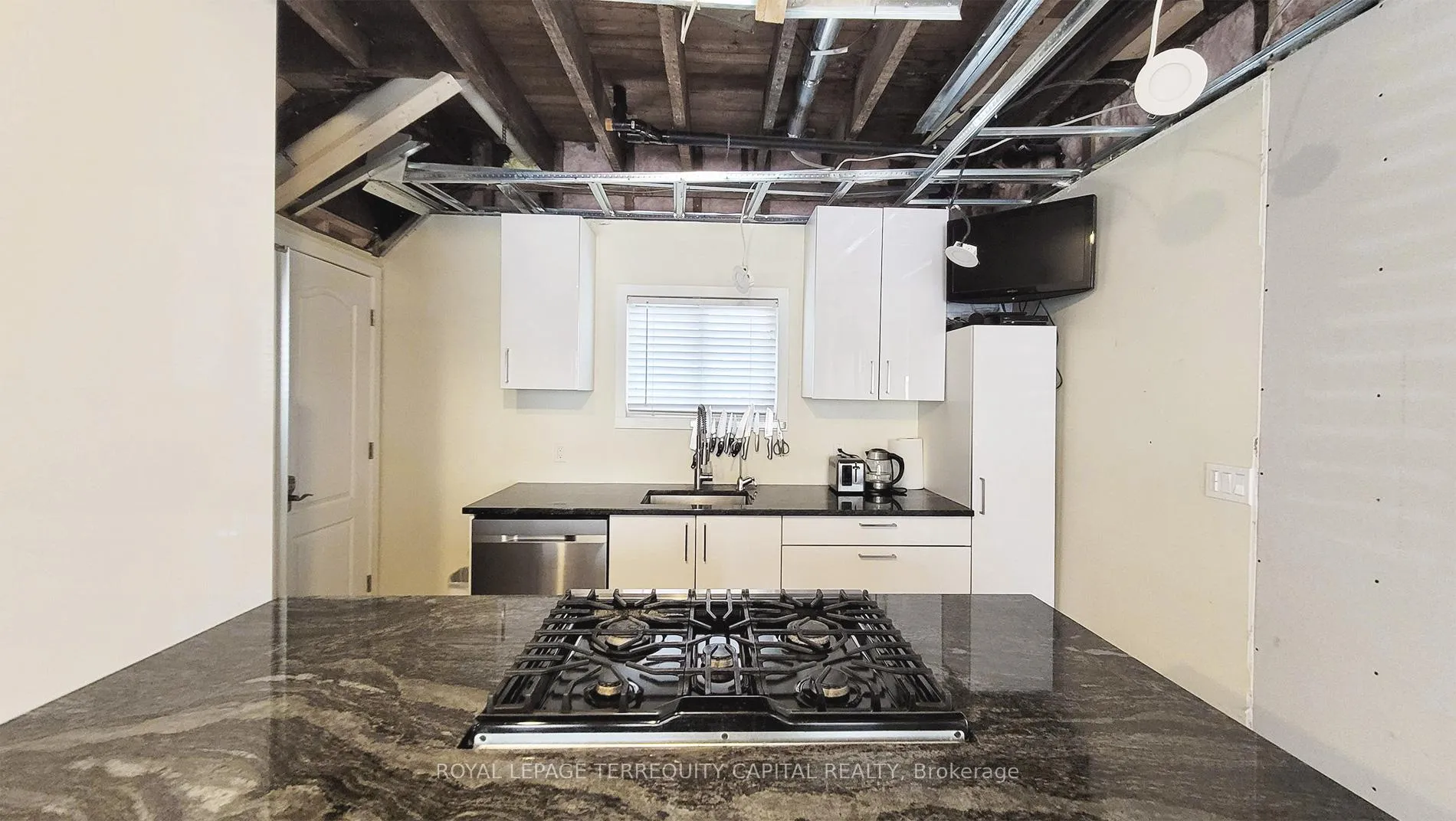 Photo 12 of 4563 Ryerson Crescent, Niagara Falls, Downtown — HOMEH