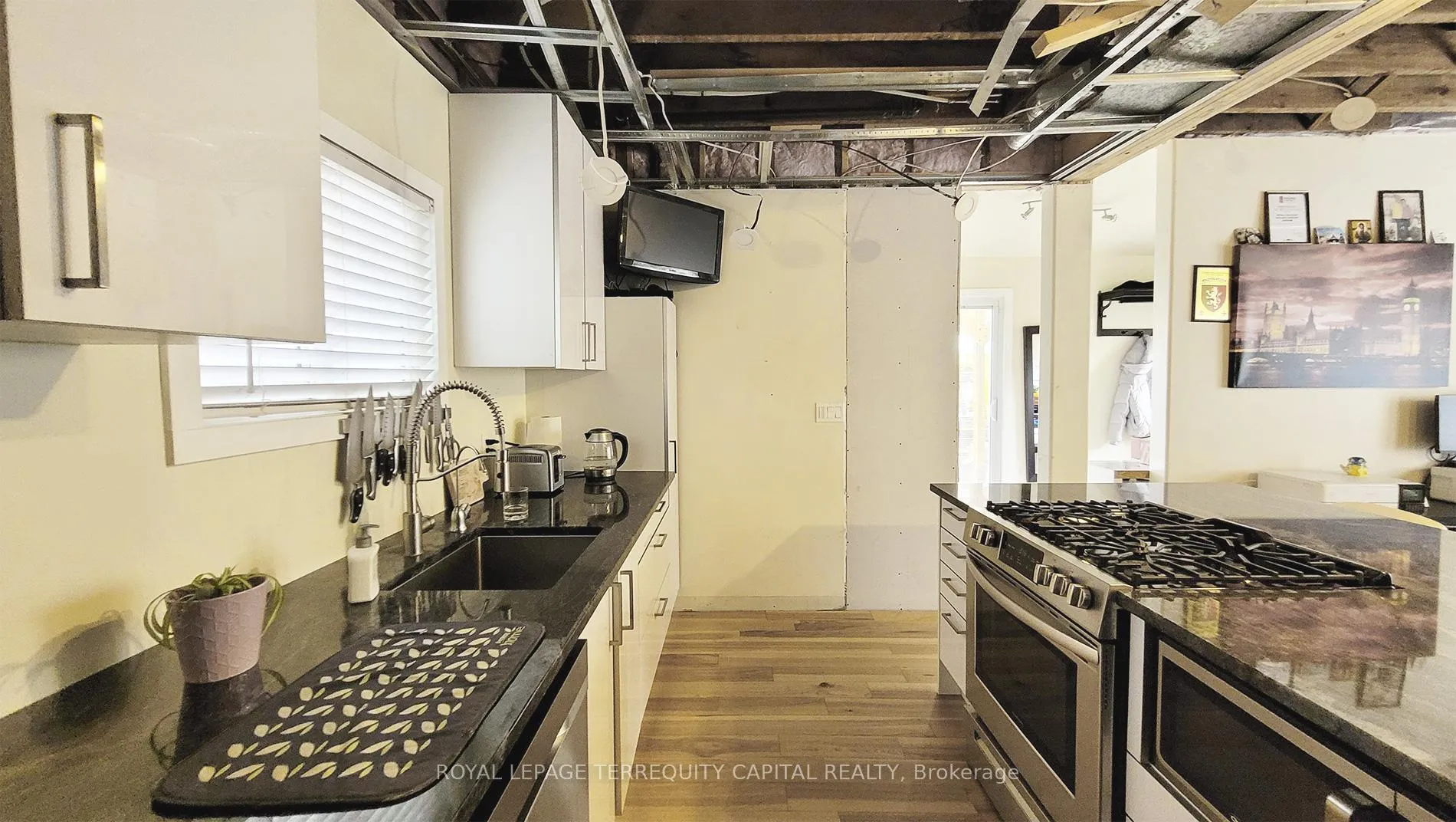 Photo 13 of 4563 Ryerson Crescent, Niagara Falls, Downtown — HOMEH