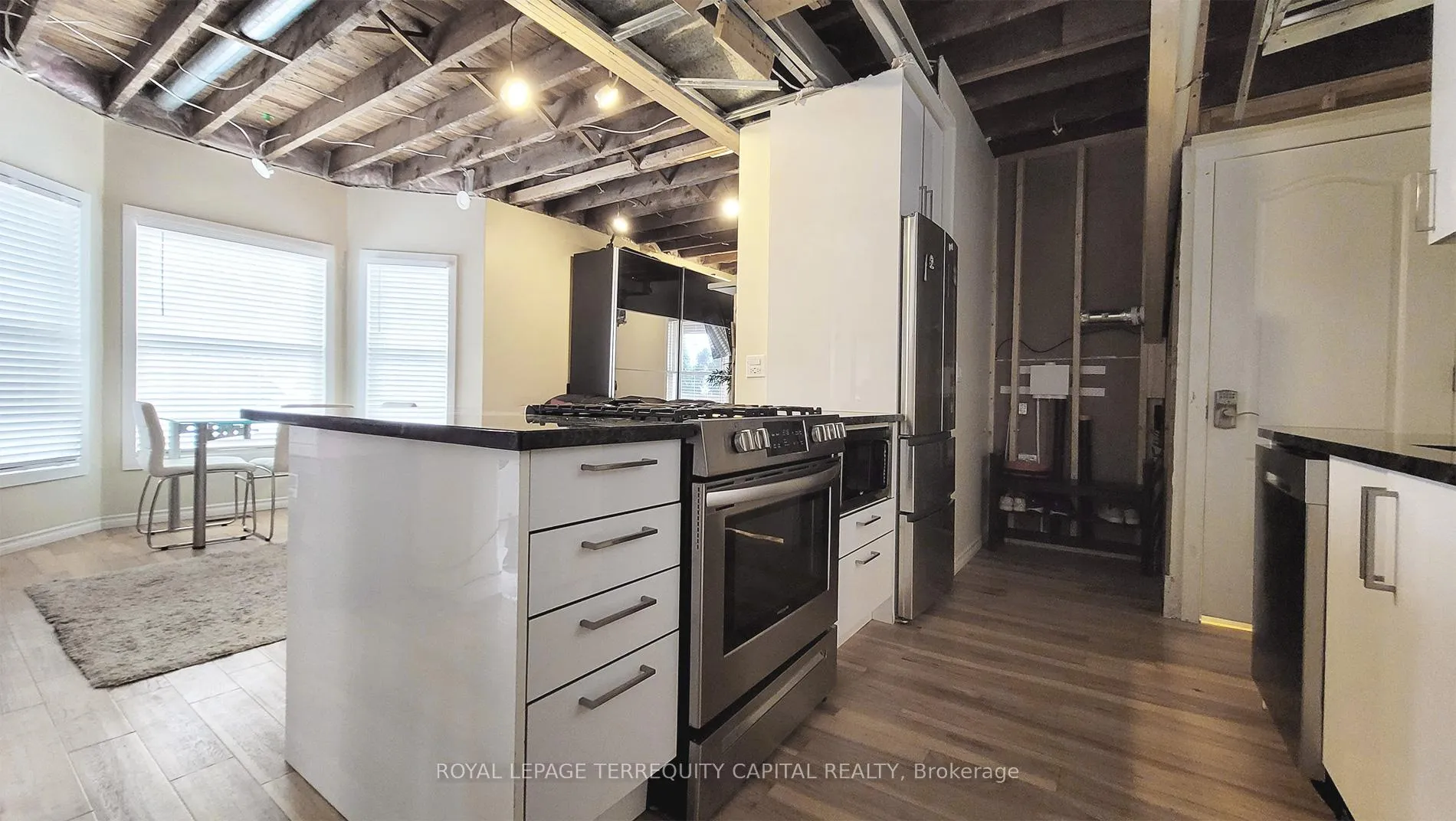 Photo 15 of 4563 Ryerson Crescent, Niagara Falls, Downtown — HOMEH