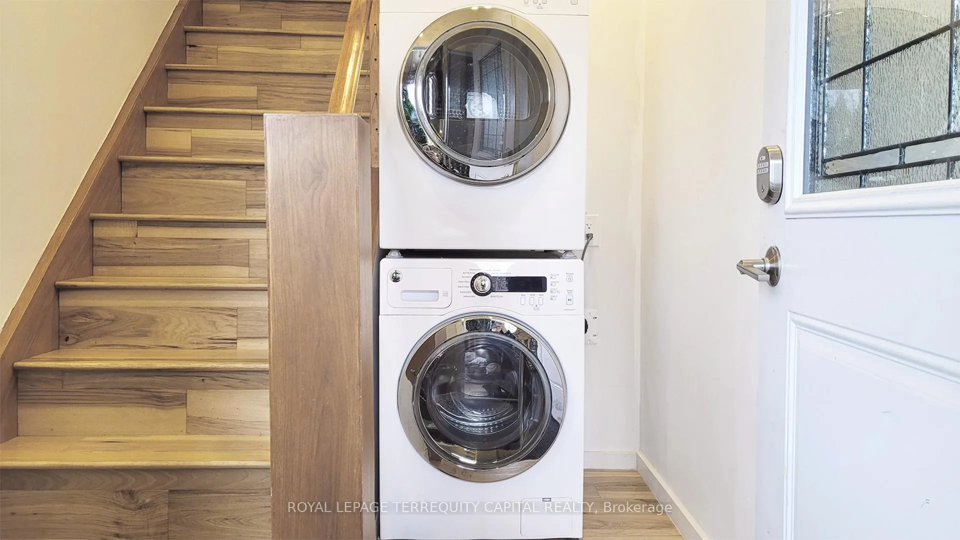 Photo 19 of 4563 Ryerson Crescent, Niagara Falls, Downtown — HOMEH