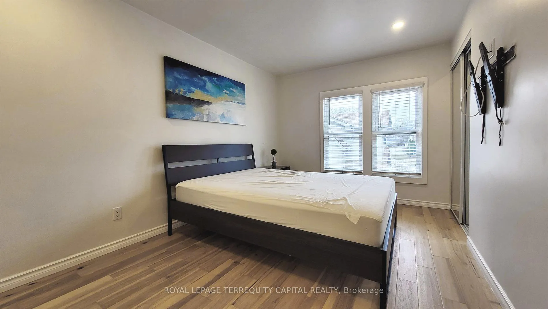 Photo 24 of 4563 Ryerson Crescent, Niagara Falls, Downtown — HOMEH