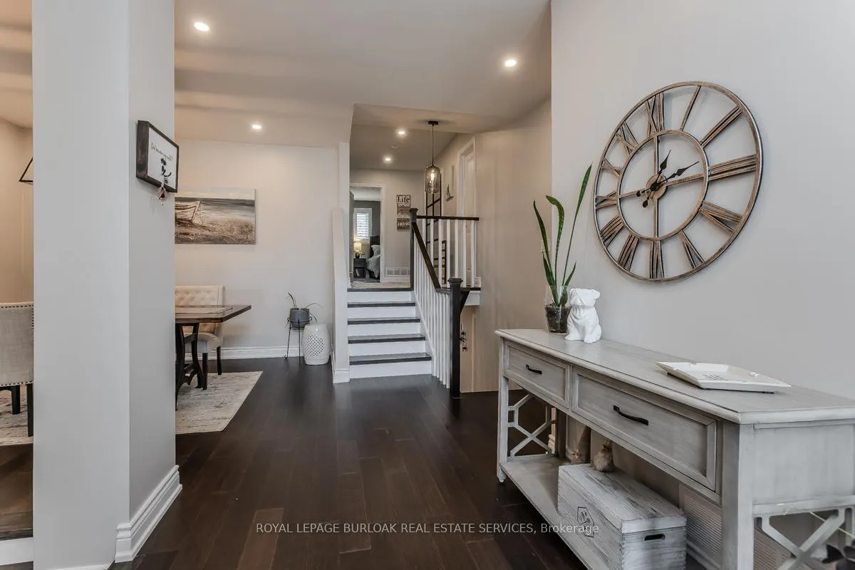 Photo 2 of 2360 Cavendish Drive, Burlington, Brant Hills — HOMEH