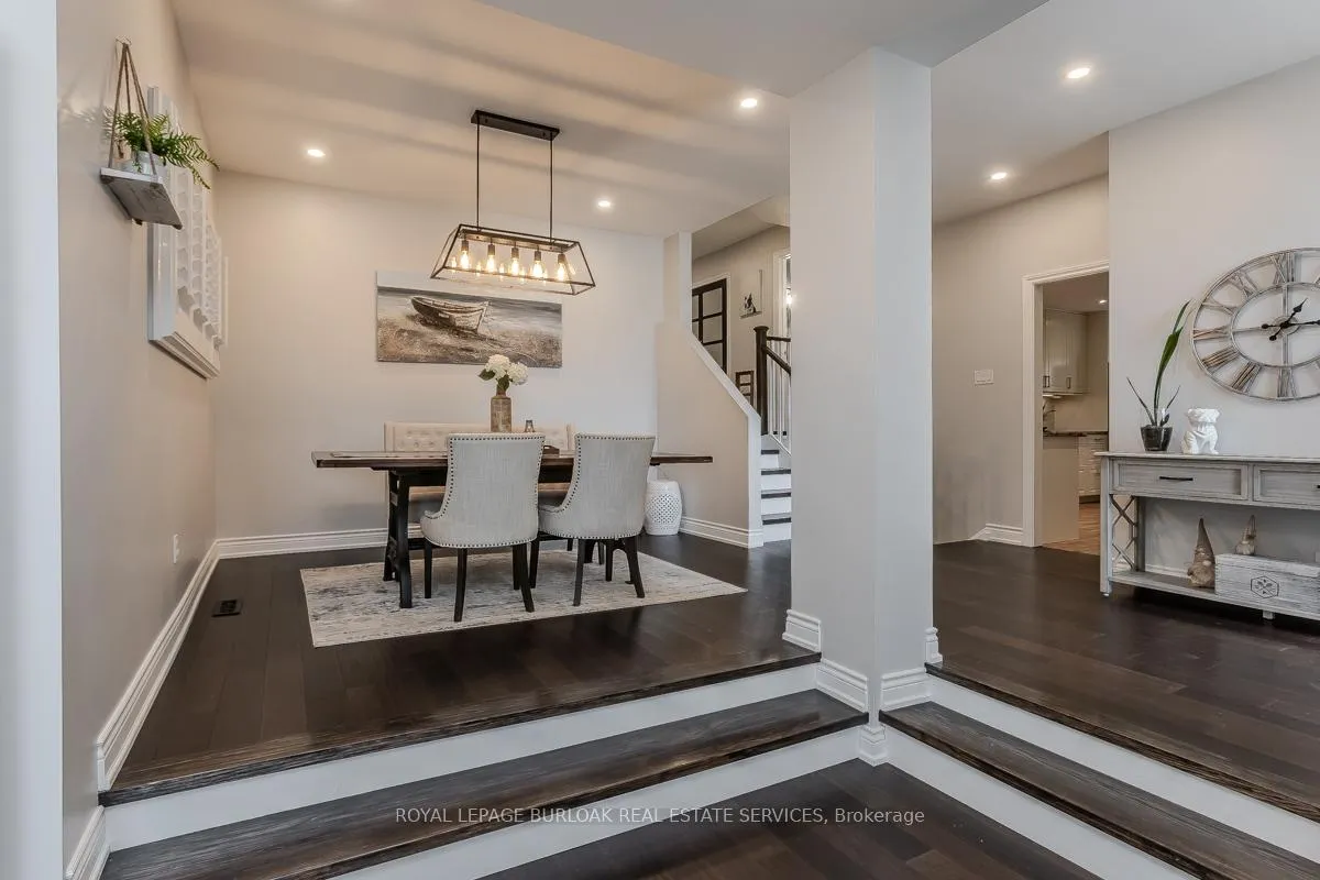 Photo 3 of 2360 Cavendish Drive, Burlington, Brant Hills — HOMEH