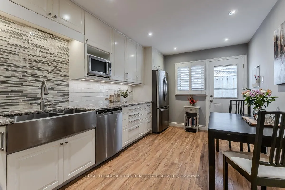 Photo 8 of 2360 Cavendish Drive, Burlington, Brant Hills — HOMEH