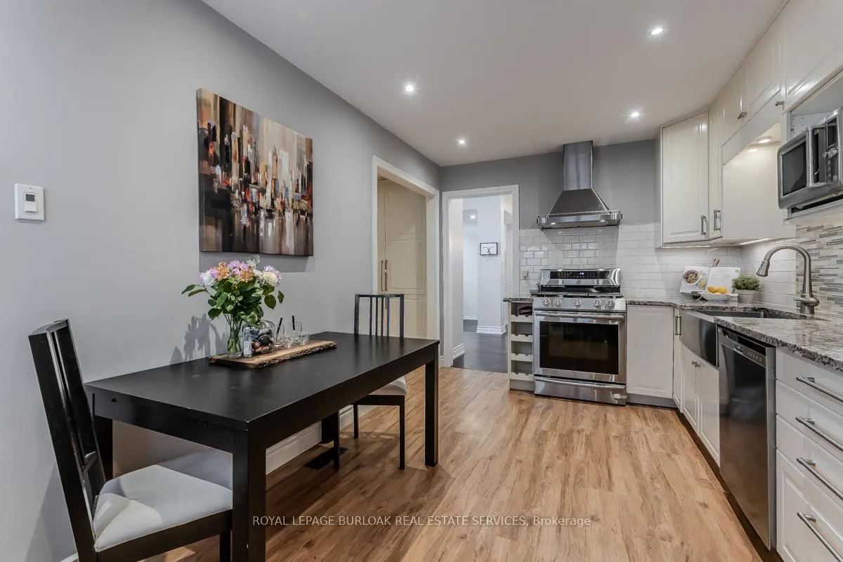 Photo 9 of 2360 Cavendish Drive, Burlington, Brant Hills — HOMEH
