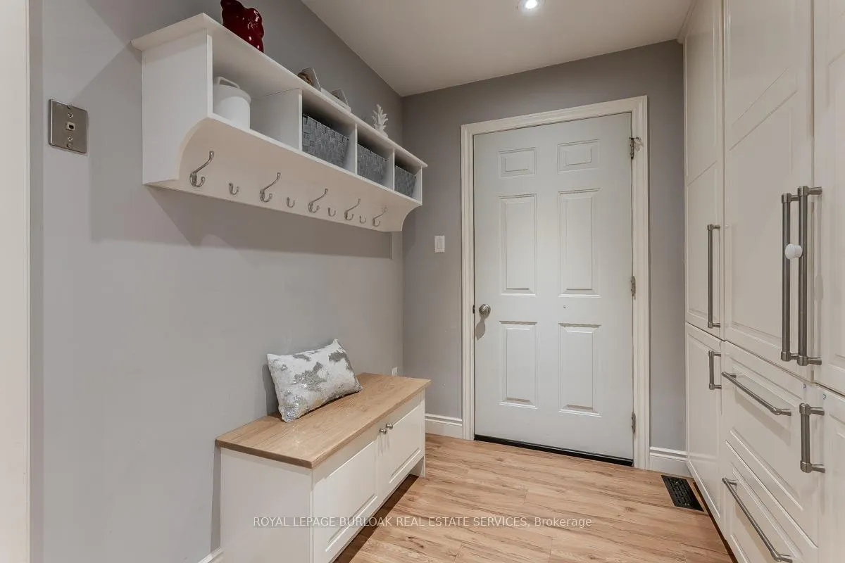 Photo 12 of 2360 Cavendish Drive, Burlington, Brant Hills — HOMEH