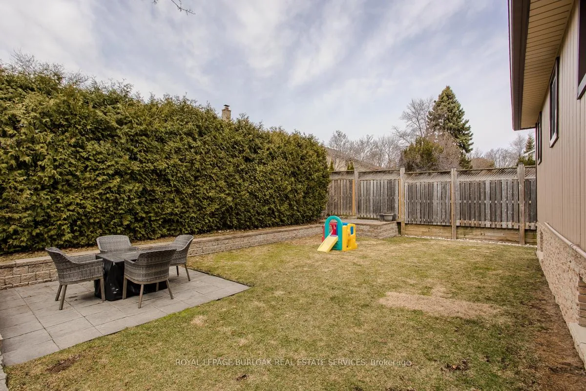 Photo 18 of 2360 Cavendish Drive, Burlington, Brant Hills — HOMEH