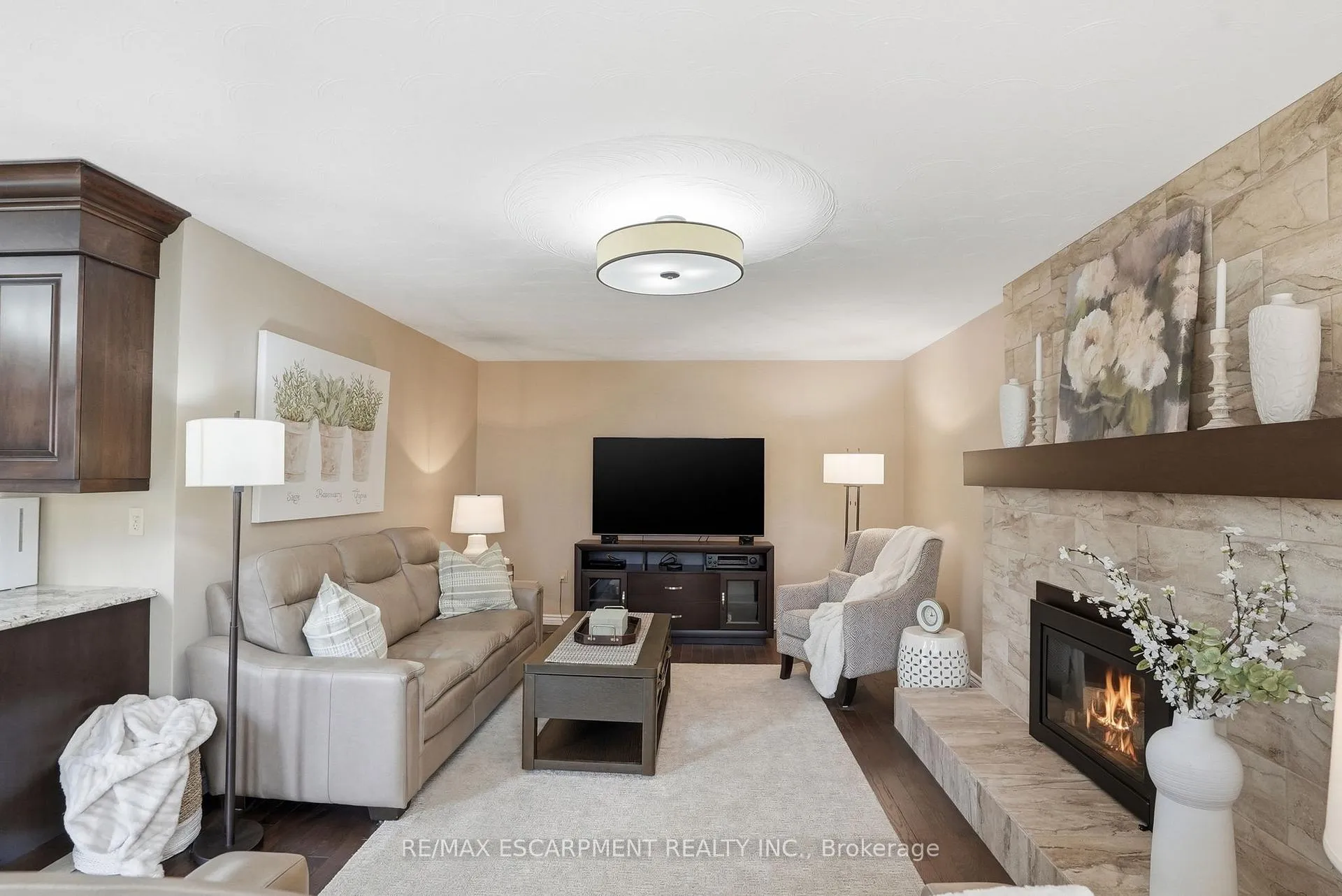 Photo 10 of 31 Republic Avenue, Hamilton, Barnstown — HOMEH