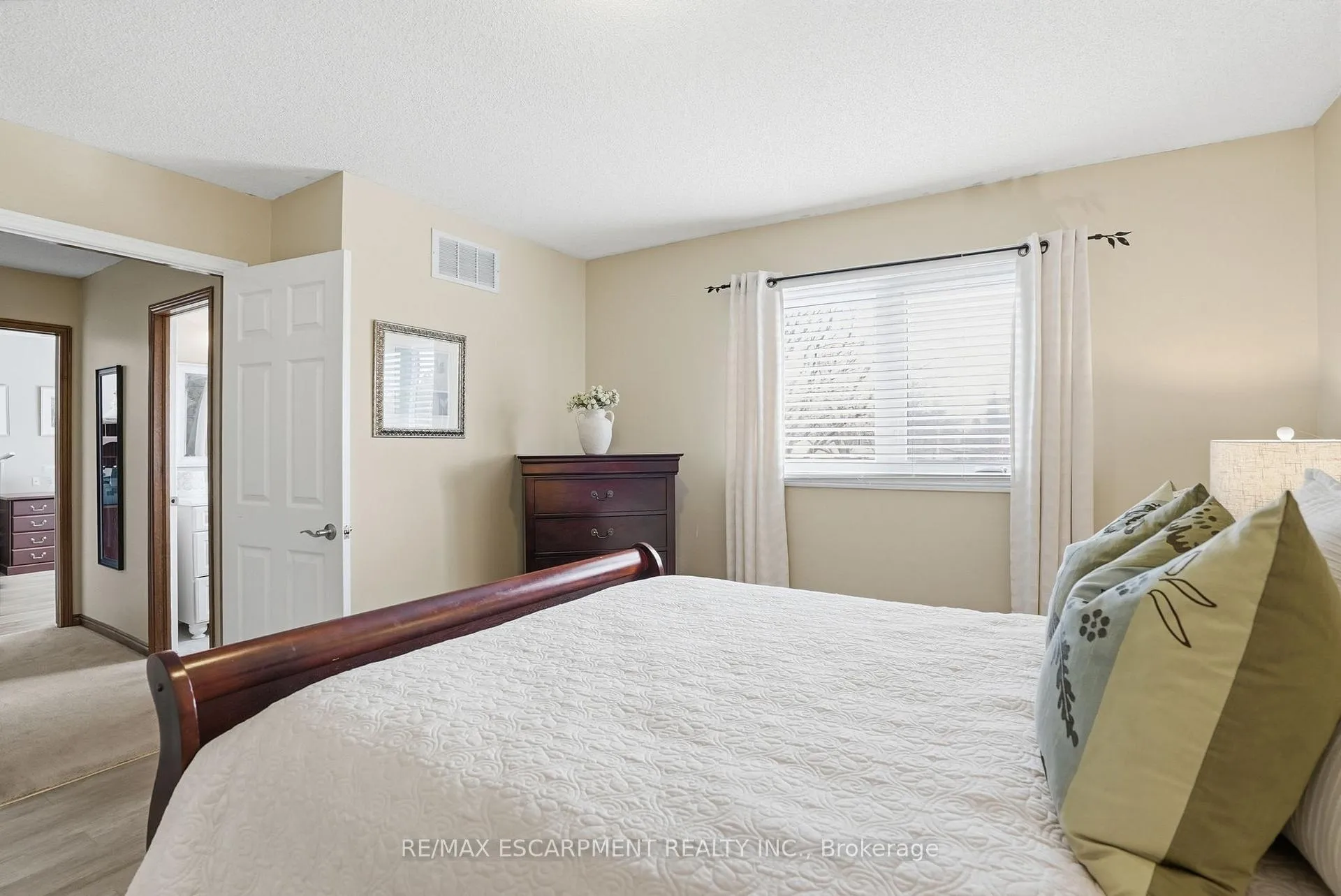 Photo 23 of 31 Republic Avenue, Hamilton, Barnstown — HOMEH