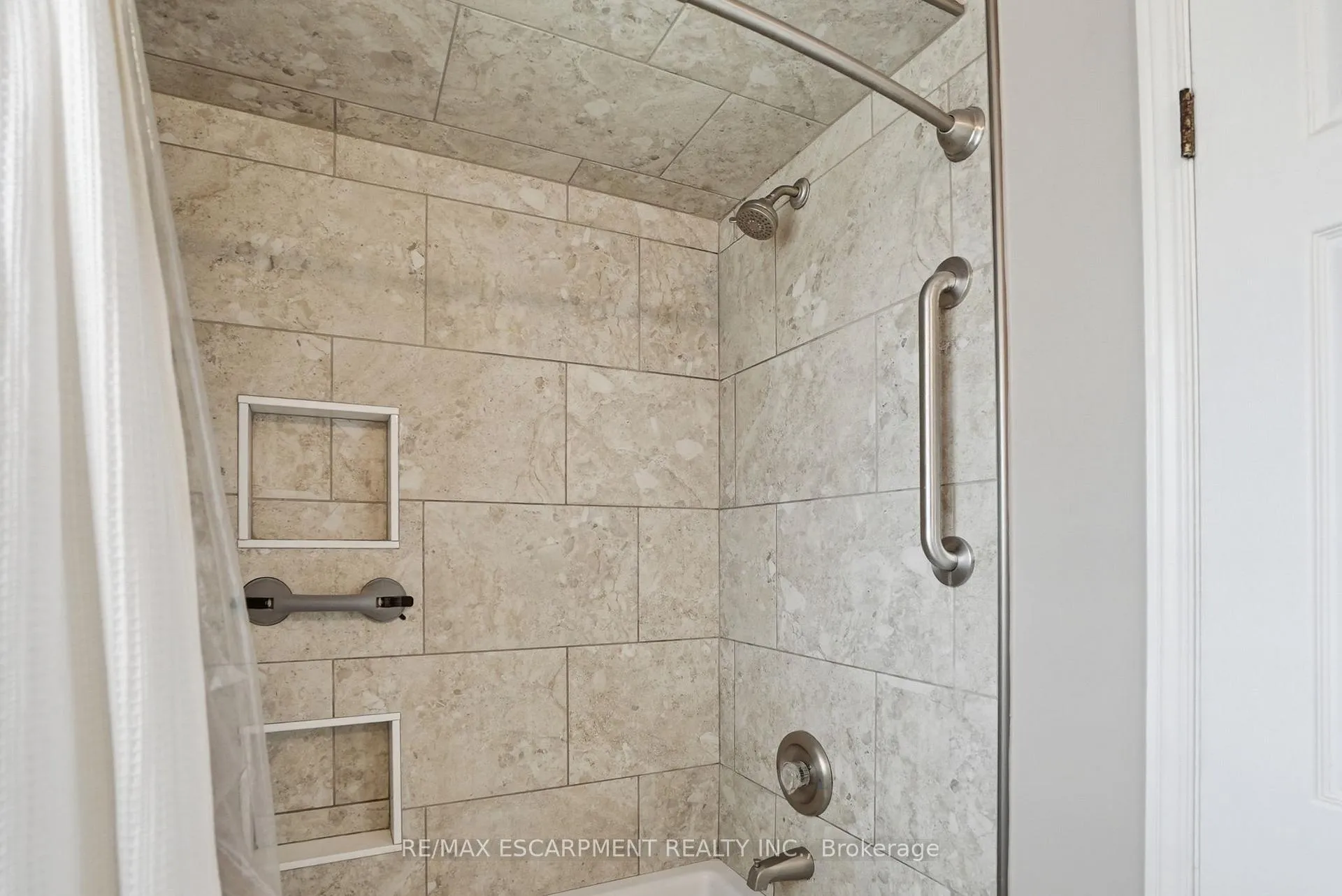 Photo 25 of 31 Republic Avenue, Hamilton, Barnstown — HOMEH