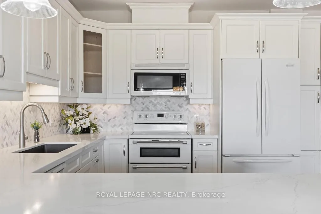 Photo 7 of Unit 401, 379 Scott Street, St. Catharines, Vine/Linwell — HOMEH