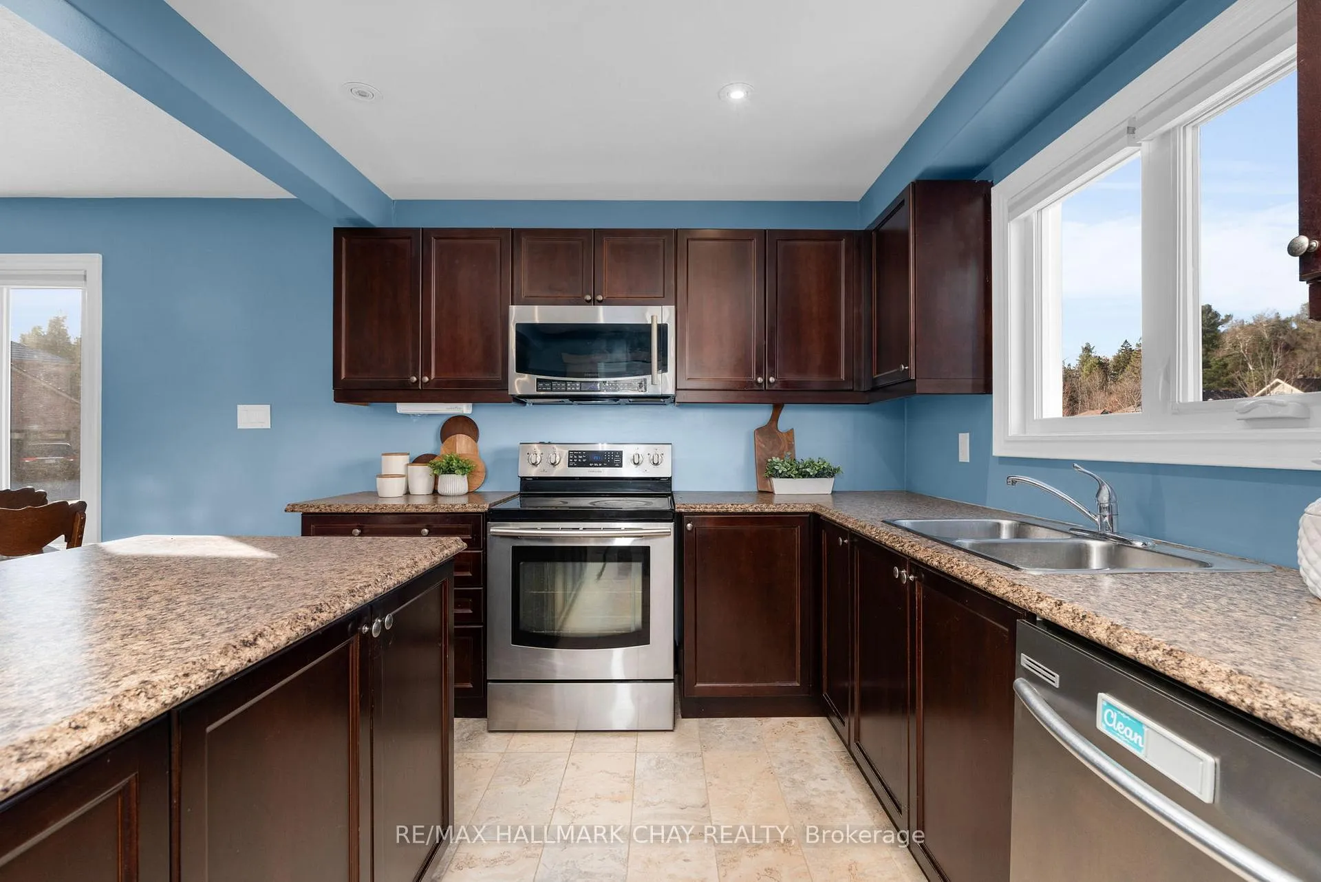 Photo 12 of 9 Mancini Drive, Essa, Angus — HOMEH