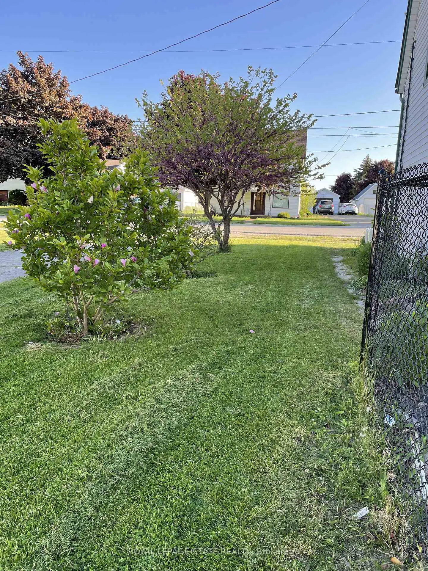 Photo 33 of 50 Jane Street, Haldimand — HOMEH