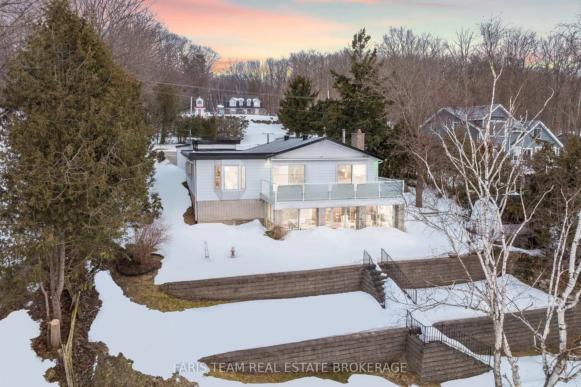 Front of 481 Islandview Lane