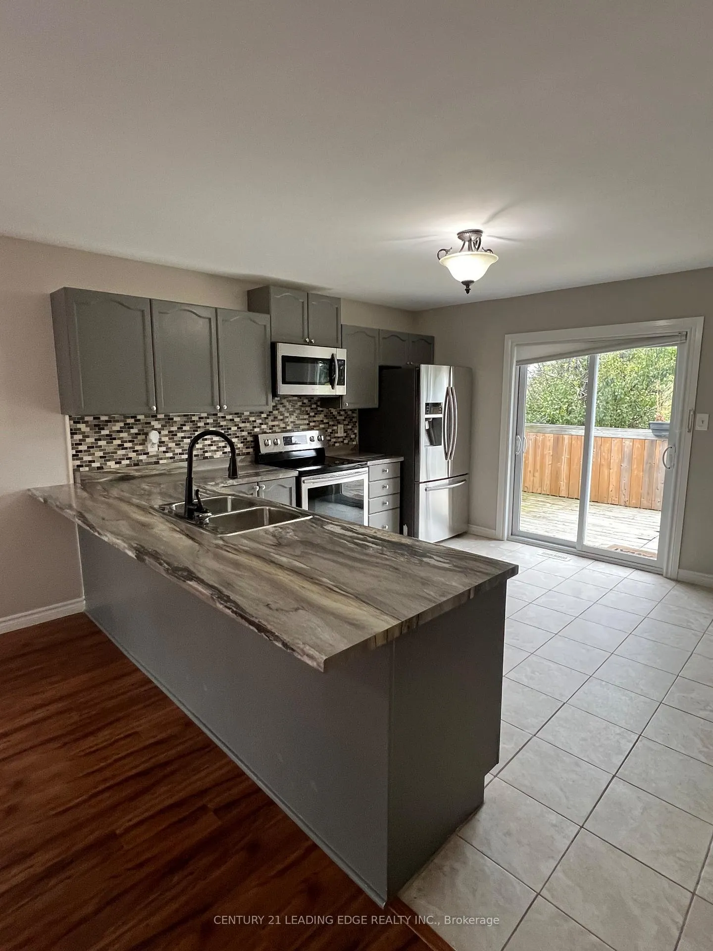Photo 3 of Unit Upper, 23 Dunsmore Lane, Barrie, Georgian Drive — HOMEH