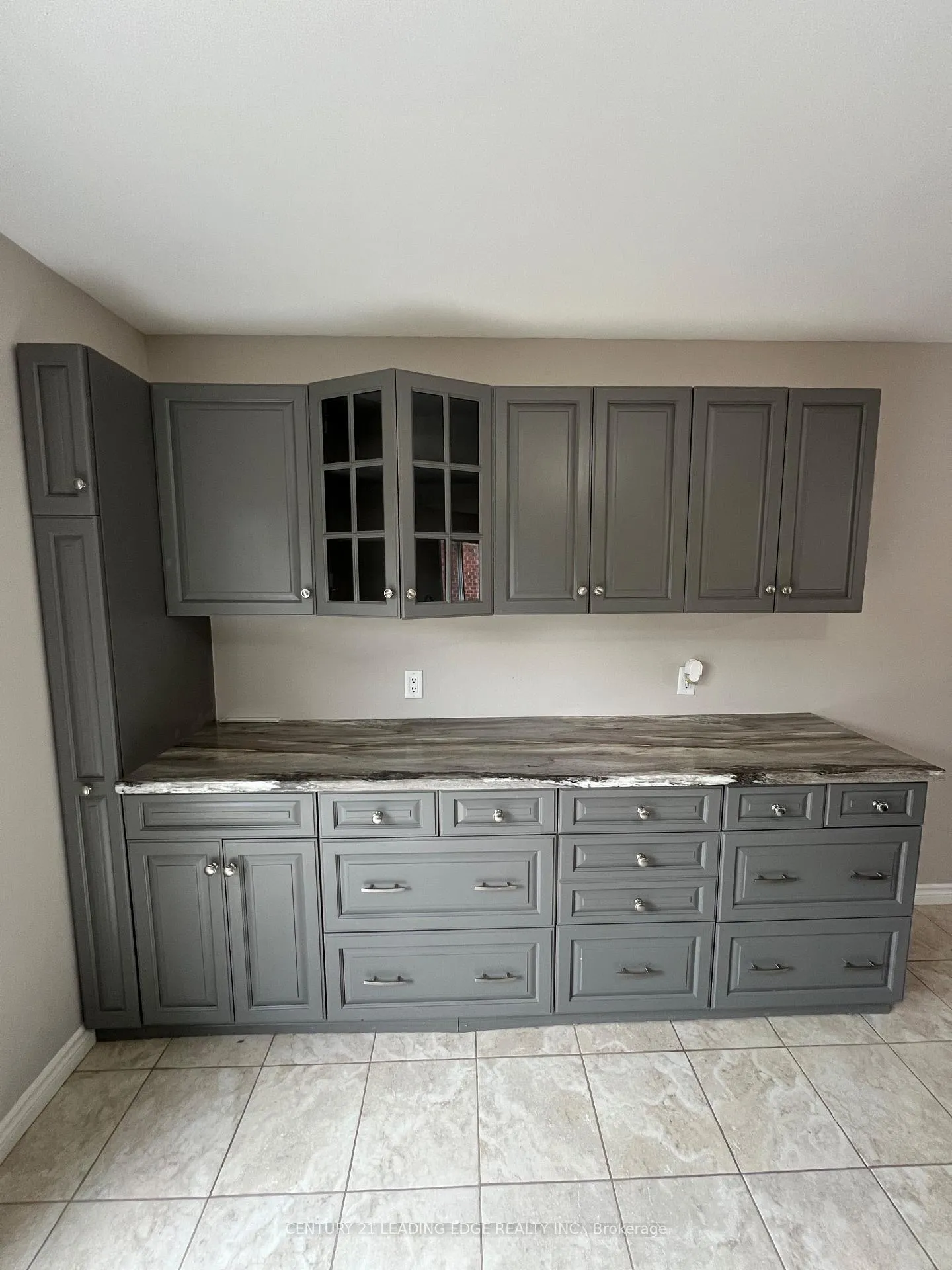 Photo 4 of Unit Upper, 23 Dunsmore Lane, Barrie, Georgian Drive — HOMEH