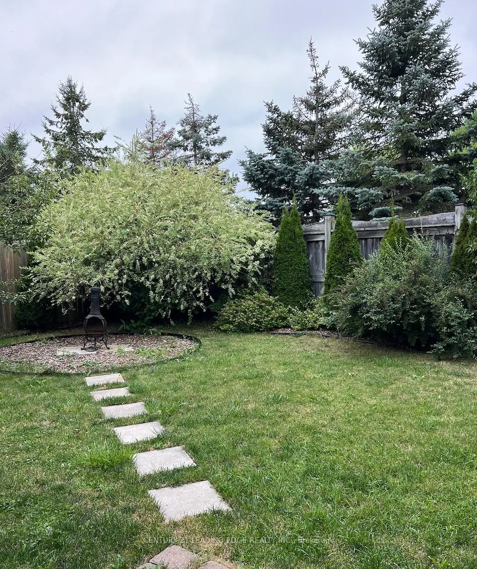 Photo 13 of Unit Upper, 23 Dunsmore Lane, Barrie, Georgian Drive — HOMEH