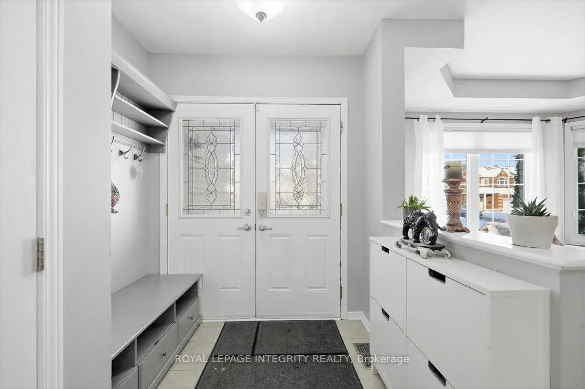 Photo 6 of 1110 Luesby Crescent, Ottawa, Fallingbrook/Gardenway South — HOMEH