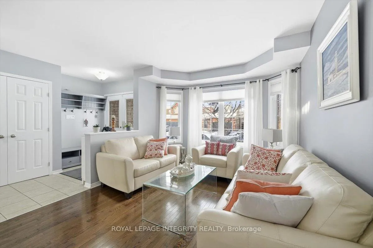 Photo 9 of 1110 Luesby Crescent, Ottawa, Fallingbrook/Gardenway South — HOMEH