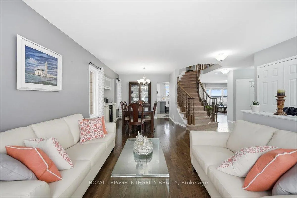Photo 10 of 1110 Luesby Crescent, Ottawa, Fallingbrook/Gardenway South — HOMEH