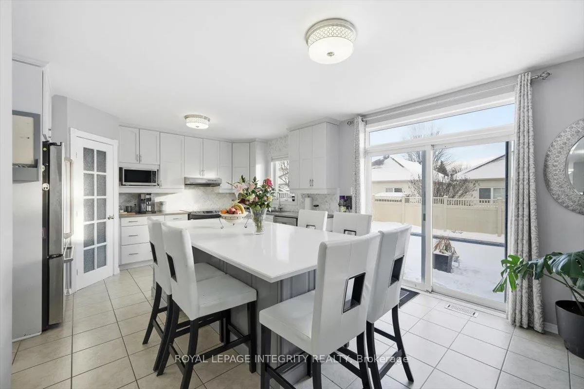 Photo 15 of 1110 Luesby Crescent, Ottawa, Fallingbrook/Gardenway South — HOMEH