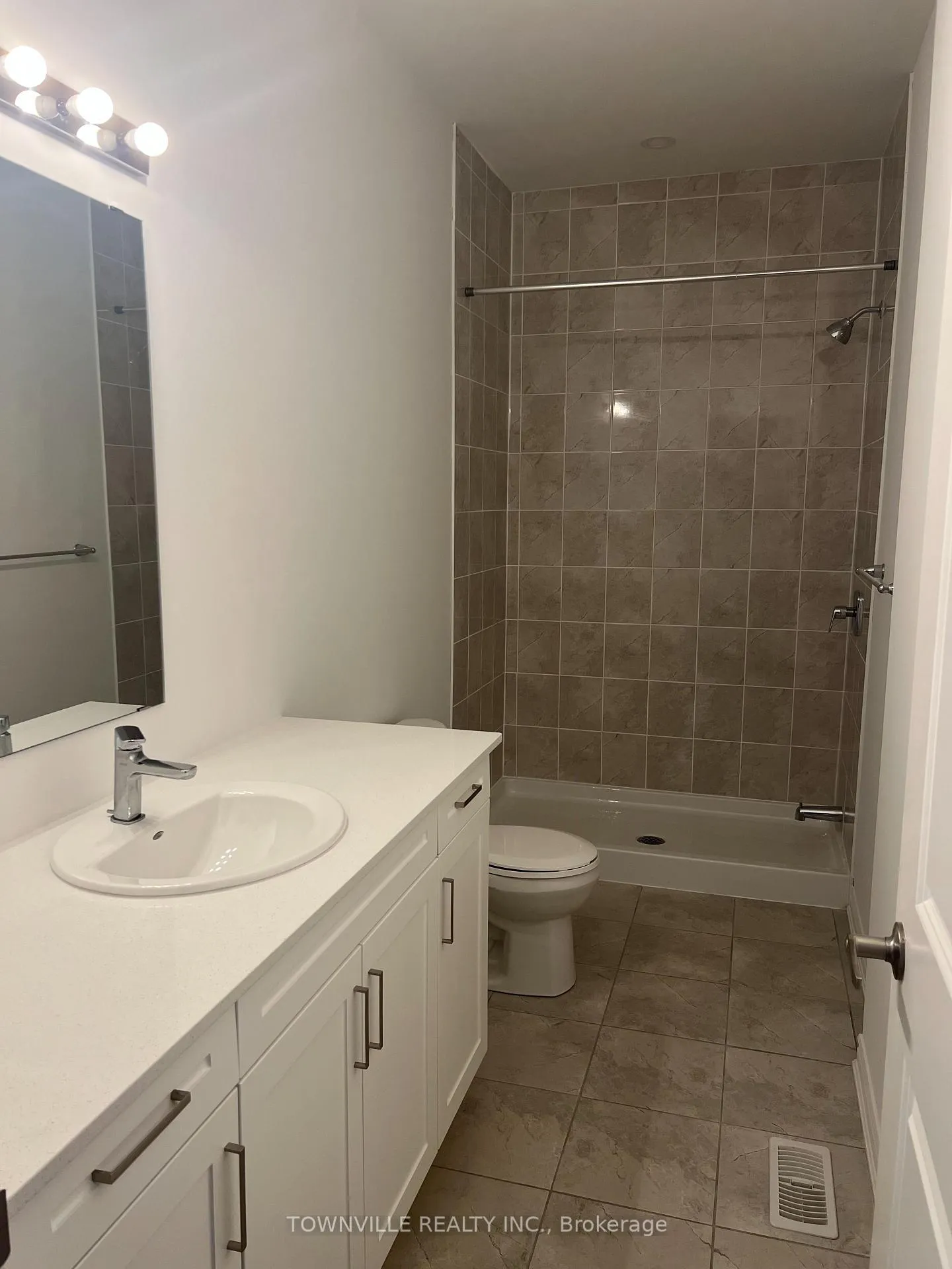 Photo 3 of 64 Lincoln Drive, Belleville, Belleville Ward — HOMEH