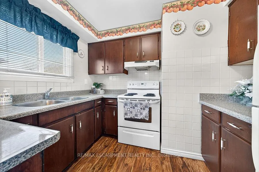 Photo 10 of 66 Highridge Avenue, Hamilton, Riverdale — HOMEH