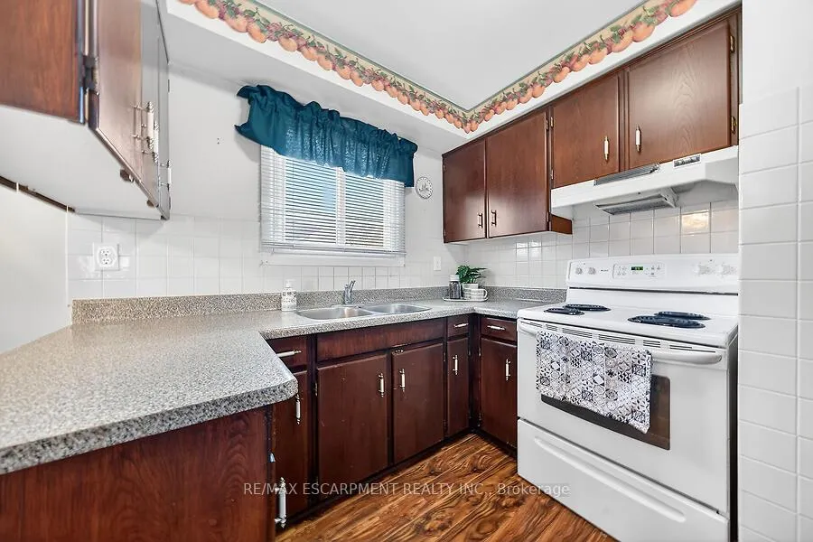 Photo 11 of 66 Highridge Avenue, Hamilton, Riverdale — HOMEH