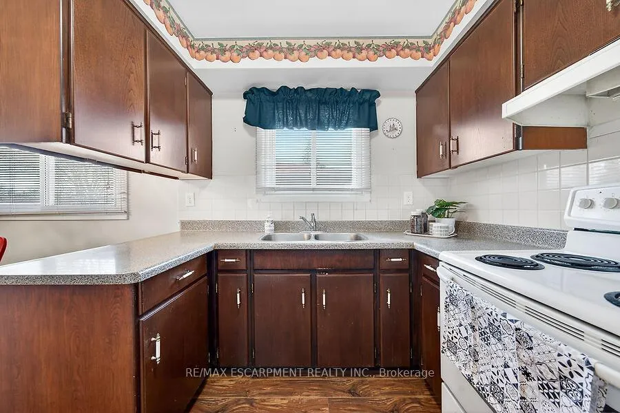 Photo 12 of 66 Highridge Avenue, Hamilton, Riverdale — HOMEH