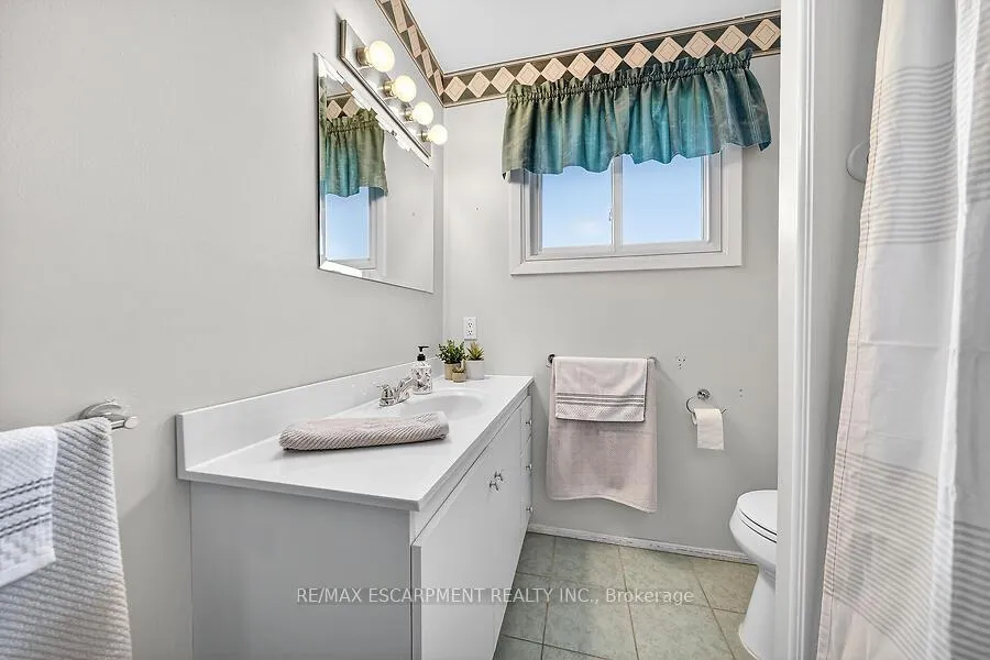 Photo 19 of 66 Highridge Avenue, Hamilton, Riverdale — HOMEH