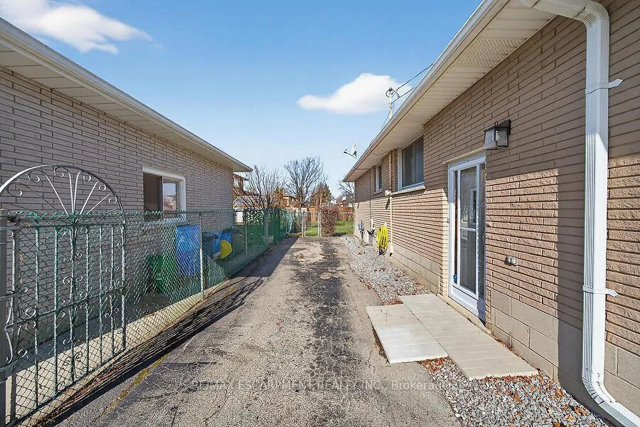 Photo 33 of 66 Highridge Avenue, Hamilton, Riverdale — HOMEH