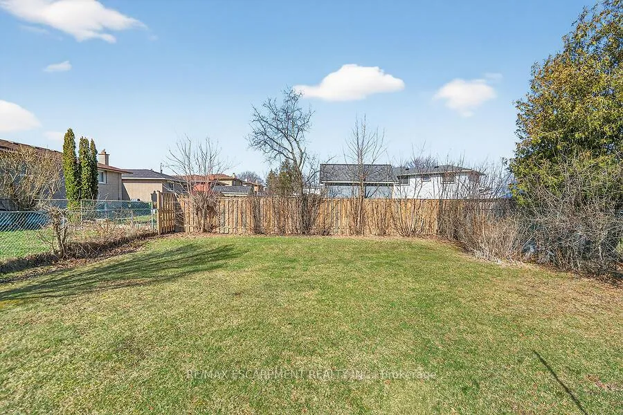 Photo 38 of 66 Highridge Avenue, Hamilton, Riverdale — HOMEH
