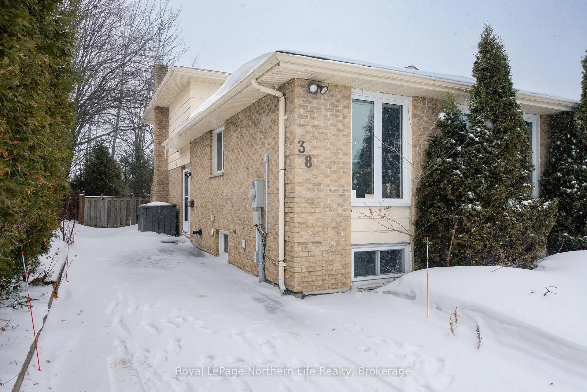 Photo 1 of 38 Oakdale Road, North Bay, College Heights — HOMEH